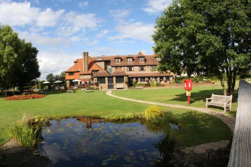 Фотография гостиницы Stirrups Hotel