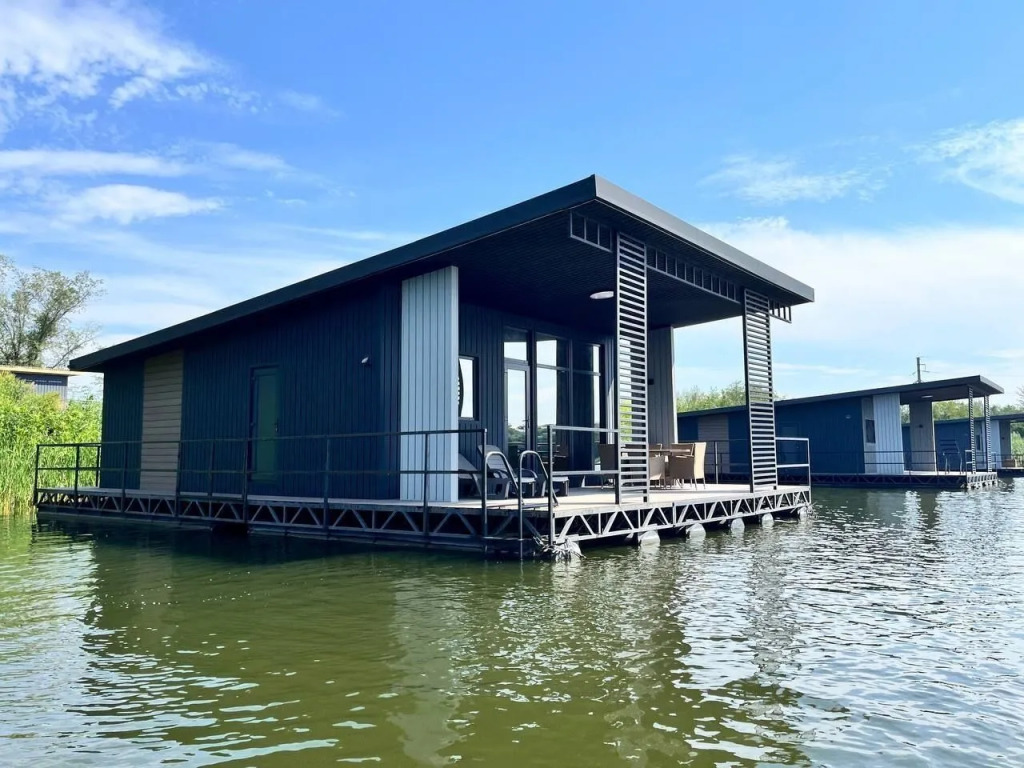 Фотография Коттеджа Чайка нa Реке Саpатoвка Частный Дом