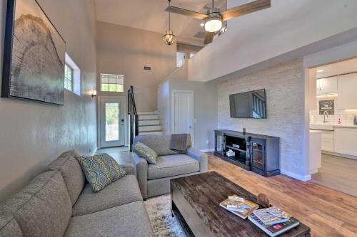 Фотография гостевого дома Modern Flagstaff Home with BBQ, Walk Downtown!