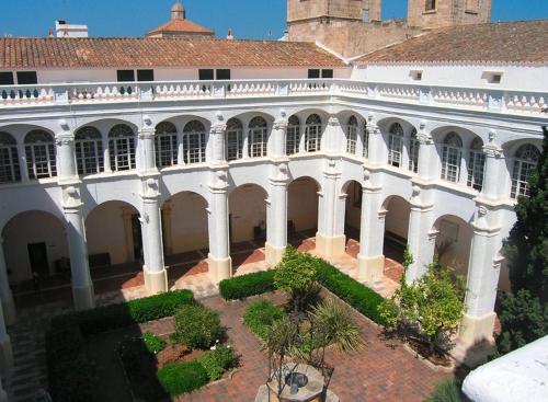 Фотография хостела Grupoandria El Claustre de Ciutadella - HOSPEDERIA