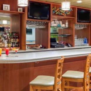 Фотографии гостиницы 
            Ramada Plaza by Wyndham Nags Head Oceanfront