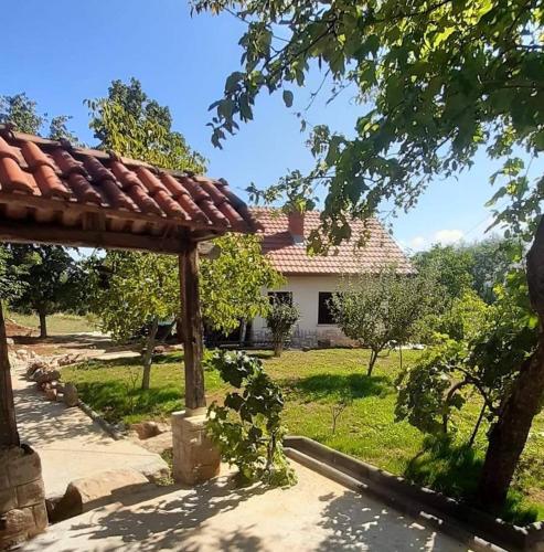 Фотография гостевого дома Vikendica Vevcani