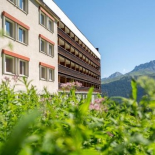 Фотография гостиницы Arosa Mountain Lodge