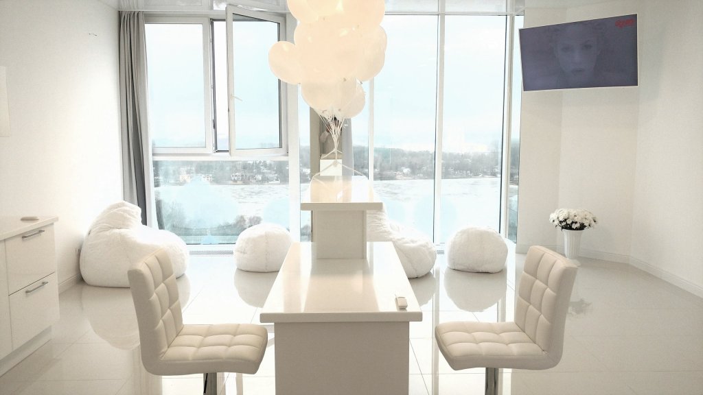 Фотография квартиры Апартаменты Белая Романтическая Студия с Панорамным Видом