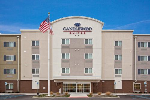 Фотография гостиницы Candlewood Suites Indianapolis East, an IHG Hotel