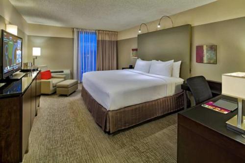 Фотография гостиницы Crowne Plaza - Chicago West Loop, an IHG Hotel