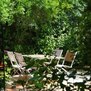 Фотографии гостевого дома
la maison bleue