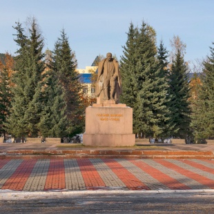 Фотография Памятник Чорос-Гуркину