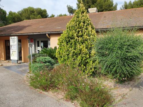 Фотография гостиницы Kyriad Direct Marseille Ouest - Martigues