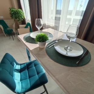 Фотография квартиры Апартаменты видовые сети «Все в гости» на ул.10 Августа 85 на 17 этаже