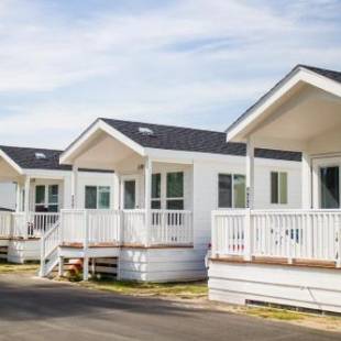 Фотографии базы отдыха
Palm Springs Camping Resort Cottage 2