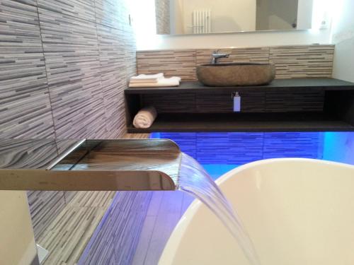 Фотография гостевого дома 5&5 Rooftop