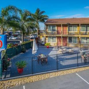 Фотографии гостиницы 
            Motel 6-San Diego, CA - Southbay