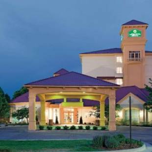 Фотографии гостиницы 
            La Quinta by Wyndham Colorado Springs South Airport