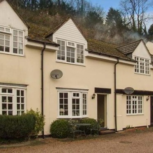 Фотография гостевого дома 5 Wye Rapid Cottages