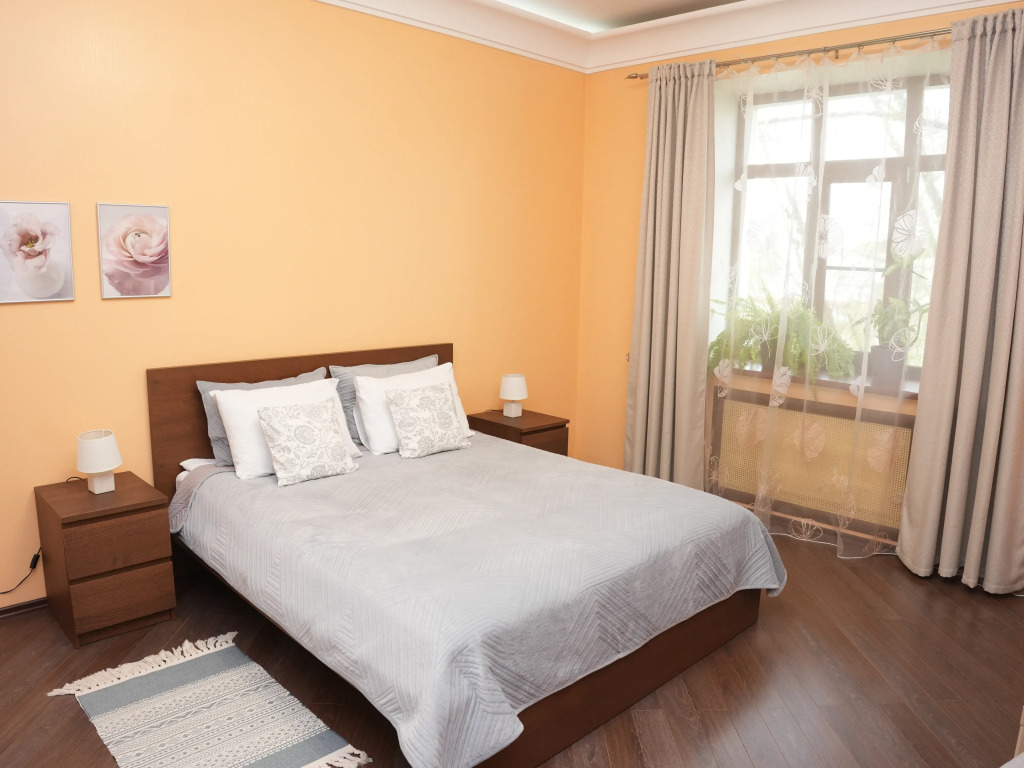 Фотография квартиры Квартира Просторная Двухкомнатная в Центре Города