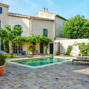 Фотографии гостевого дома
Maison de 4 chambres avec piscine privee jardin amenage et wifi a Molleges