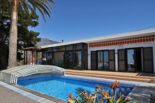 Фотография гостевого дома Casa dos Dragos