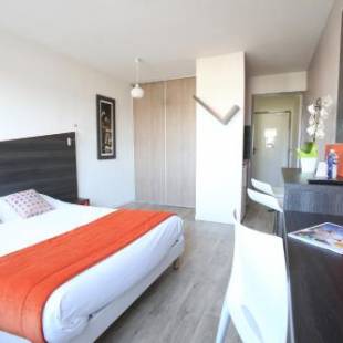 Фотографии апарт отеля
Adonis Paris Sud