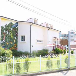Фотографии гостевого дома 
            Tongyeong One Guesthouse