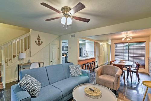 Фотография гостевого дома Updated Gainesville Townhome with Patio about 3 Mi to UF