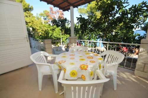 Фотография гостевого дома Apartments by the sea Lumbarda, Korcula - 9236