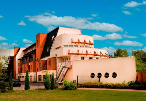 Фотография гостиницы Holiday Beach Budapest Wellness Hotel with Sauna Park