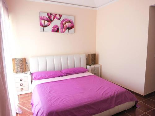 Фотография гостевого дома Bungalow with 2 bedrooms, Playa la Tejita