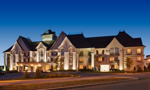 Фотография гостиницы Le St-Martin Bromont Hotel & Suites