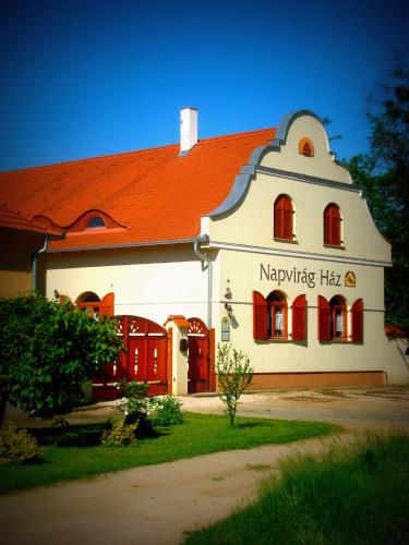 Фотография гостевого дома Napvirág-Ház