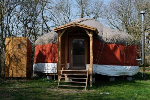 Фотографии кемпинга
La Roulotte de la Ferme de Froidefontaine