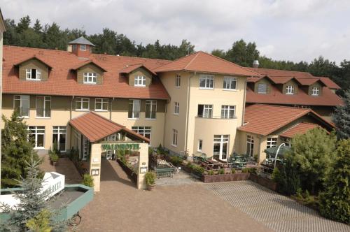 Фотография гостиницы Ferien Hotel Spree-Neisse ehemals Waldhotel Roggosen