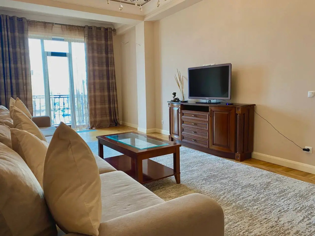 Фотография квартиры Квартира на Первой Линии у Моря с Французским Балконом