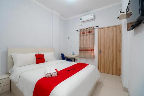 Фотография гостиницы RedDoorz @ Jalan Tanjung Blitar