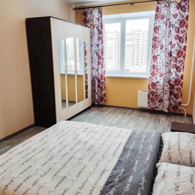 Фотографии квартиры 
            Апартаменты Квартира AlexHome РП Свердловский Молодежная