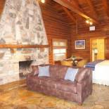 Фотография гостевого дома Wimberley Log Cabins Resort and Suites- Unit 1