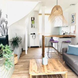 Фотография гостевого дома Maison BB Burgonce Bohème centre avec extérieur WIFI gratuit et NETFLIX