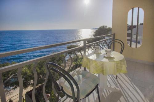 Фотография гостевого дома Apartments by the sea Bilo, Primosten - 4176