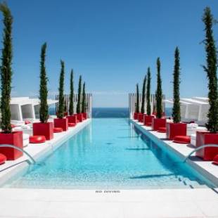 Фотографии гостиницы 
            Higueron Hotel Malaga, Curio Collection by Hilton