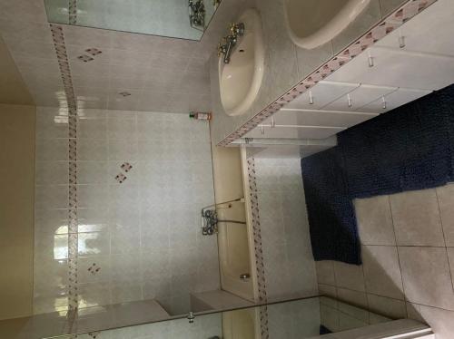 Фотография мини отеля Chambre spacieuse indépendante dans villa plus parking privée