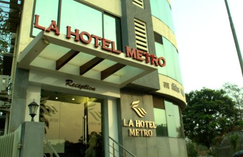 Фотографии гостиницы
La Hotel Metro near BKC
