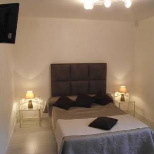 Фотографии мини отеля
Villa Emmony