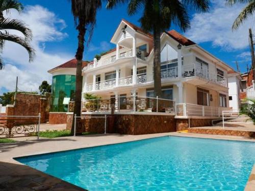 Фотография гостиницы Ivory Castle Hotel