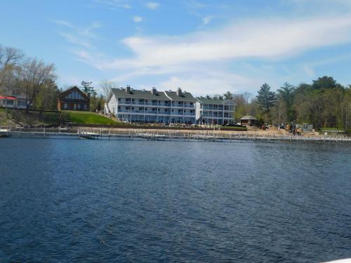 Фотография гостиницы Quarterdeck Resort