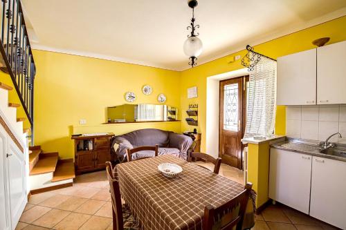 Фотография гостевого дома 3 bedrooms house with furnished terrace and wifi at Castelnuovo di Garfagnana