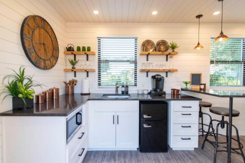 Фотография гостевого дома The Woods- Container Tiny House 12 min to Magnolia/Baylor/Downtown