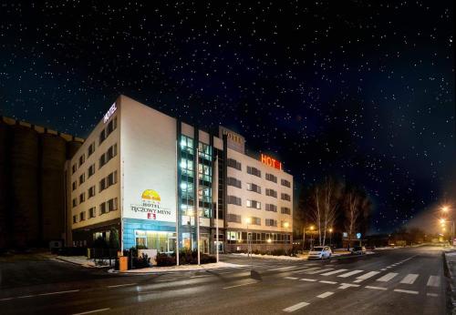 Фотография гостиницы Hotel Tęczowy Młyn