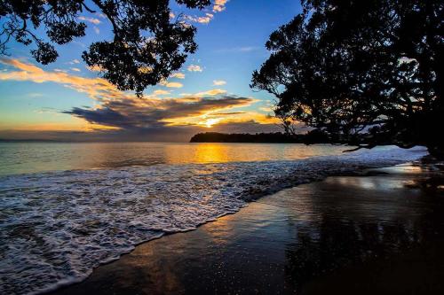 Фотография гостевого дома Stanmore Bay Beach House