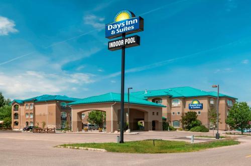 Фотография гостиницы Days Inn & Suites by Wyndham Brandon