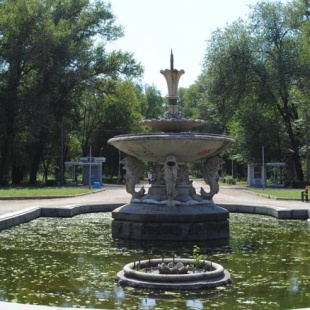Фотография достопримечательности Фонтан в парке Дубовая роща